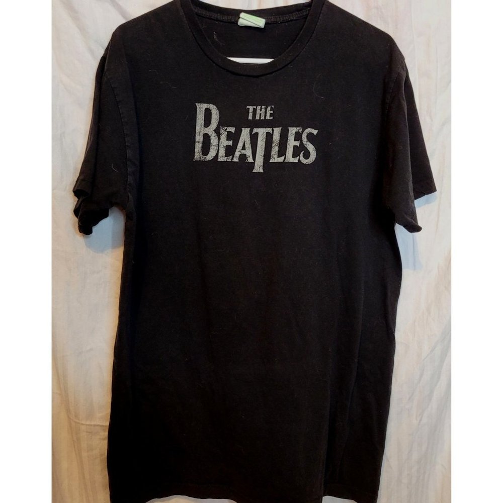 2005 Beatles Sgt Peppers Club Band Tshirt Green Apple Tag Large Holes Neck Seam